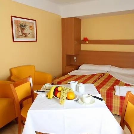 L'oliveraie 2* 芒通